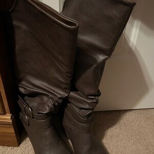 Elegant Brown Women's Boots